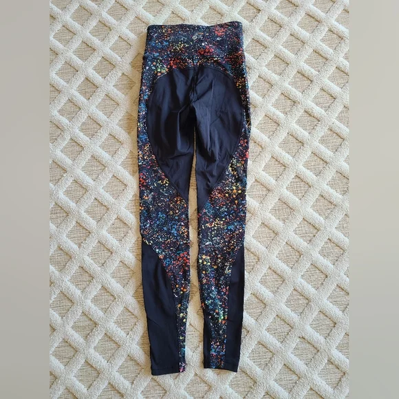 lululemon athletica Red and Black Artistic Leggings - Picture 4 of 9